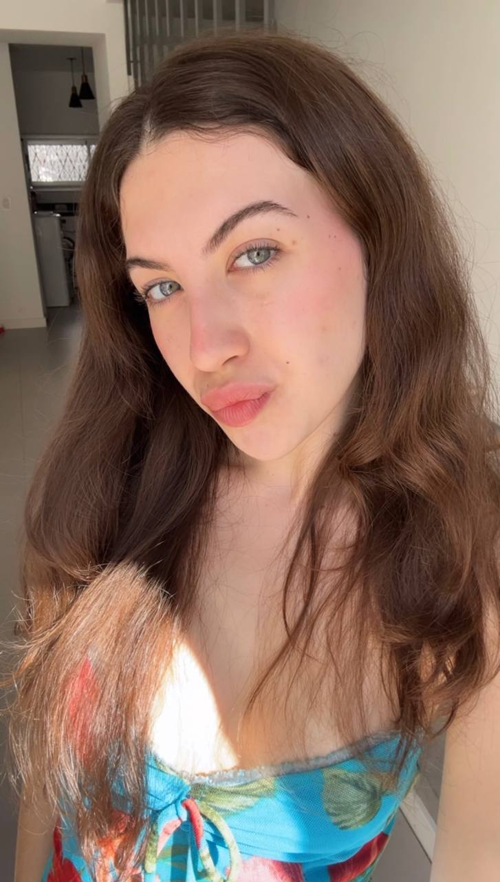 Nude girl Amber in Ozascu