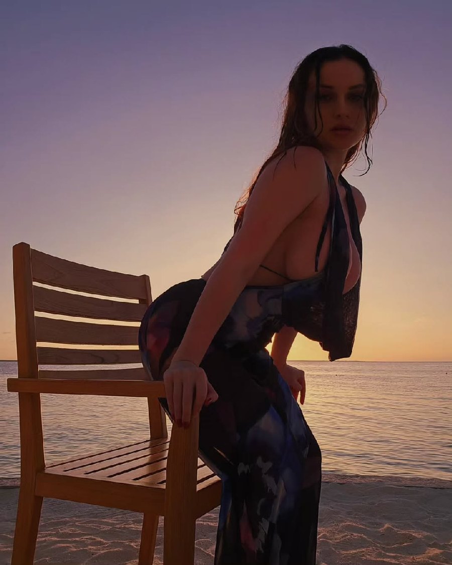 Sexy girl Miranda Faith nude in Ozascu