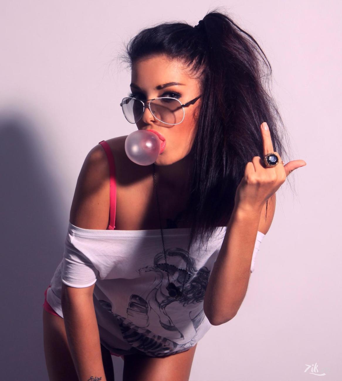 Sassy girls in Ozascu